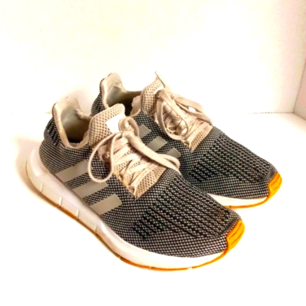 COPY - Adidas Originals Swift Run Mens Size 8. White Black Lace Up Running Shoes